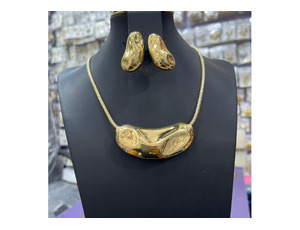 Big and bold jewelries